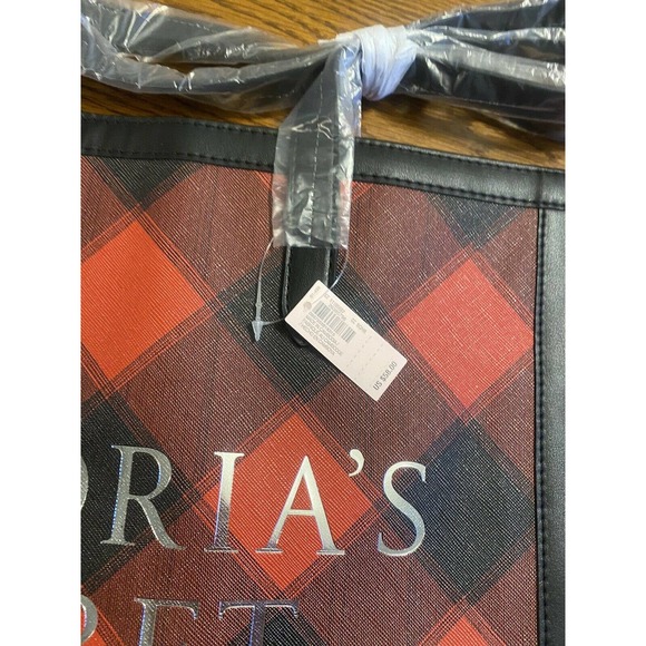 New Victoria’s Secret Black Friday 2021 Weekender Tote Bag in Black & Red Check - Picture 7 of 8